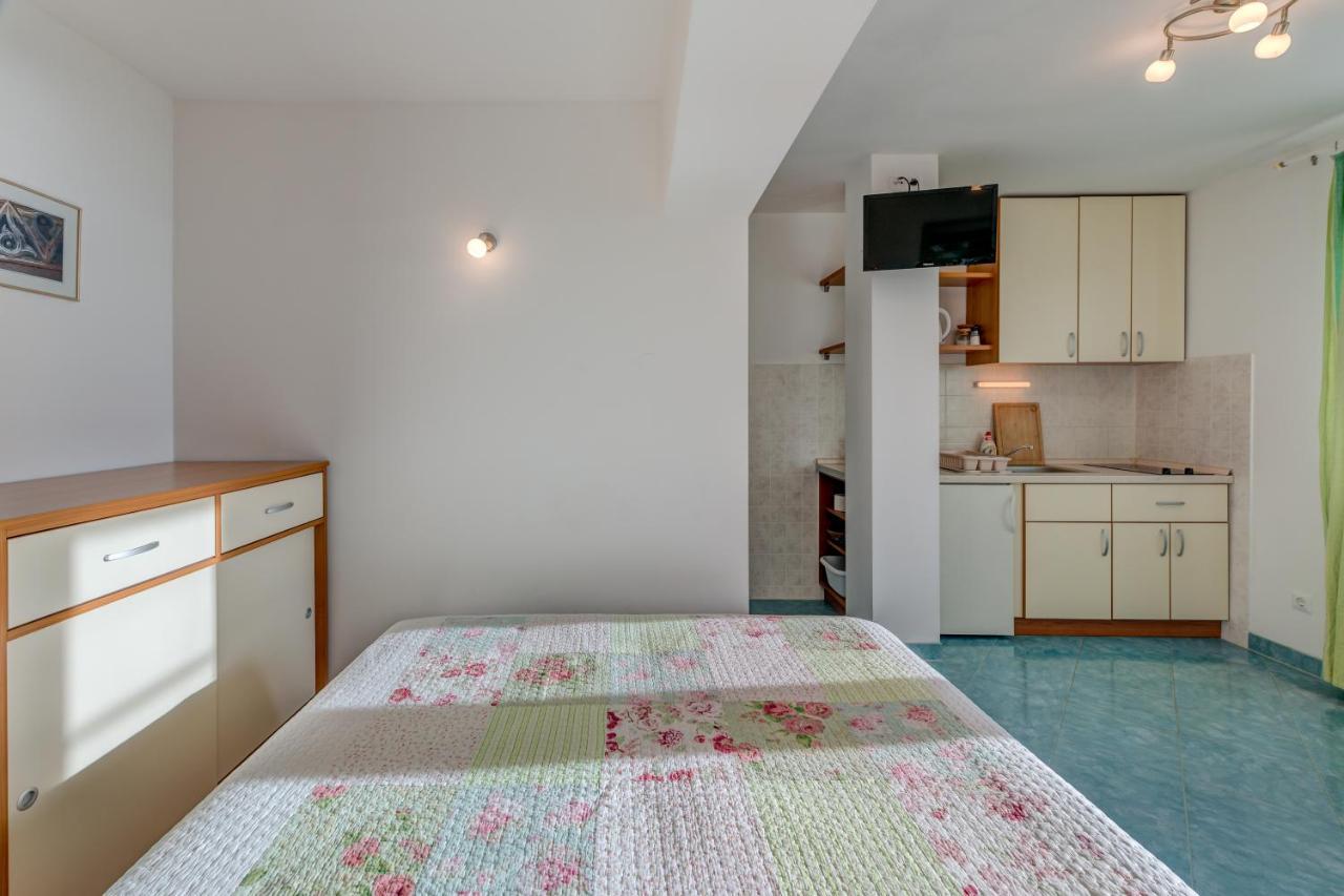 Pikolo Apartments Omis Tice Exterior foto